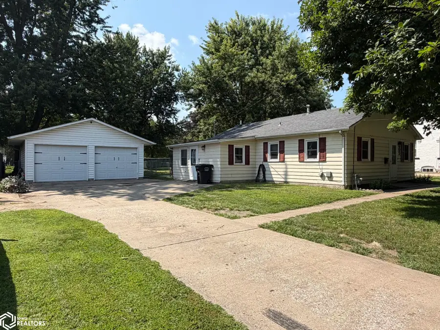 605 S Walnut Street, Mount Pleasant, IA 52641 - #2
