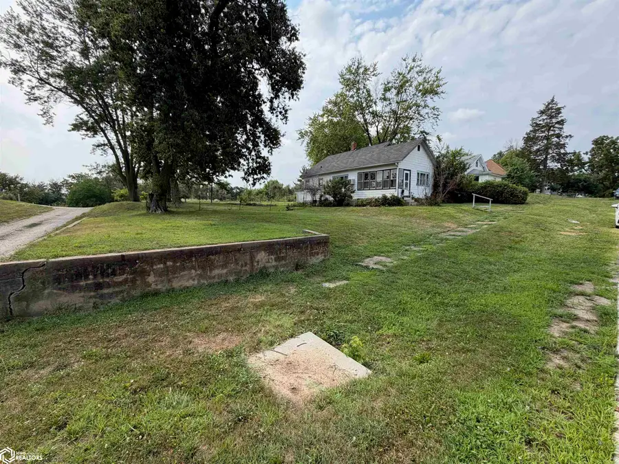 121 S Foster Avenue, Ottumwa, IA 52501 - #2