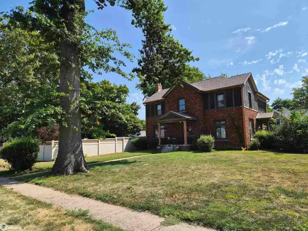 404 N C Street, Oskaloosa, IA 52577