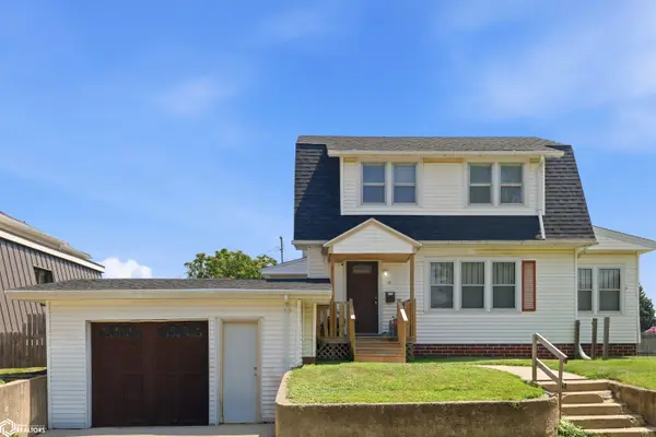 12 S 5th Avenue, Marshalltown, IA 50158