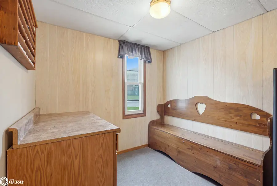 1101 Lynnwood Drive, Burlington, IA 52601 - #3