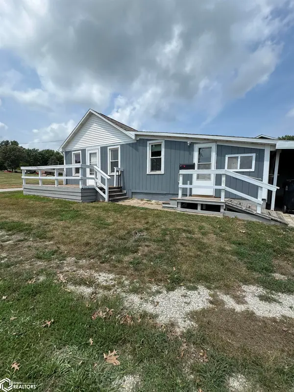 306 S West Street, Mount Ayr, IA 50854