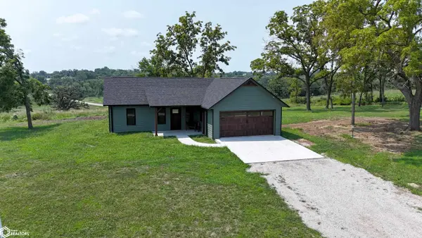 21057 Walnut Drive, Centerville, IA 52544