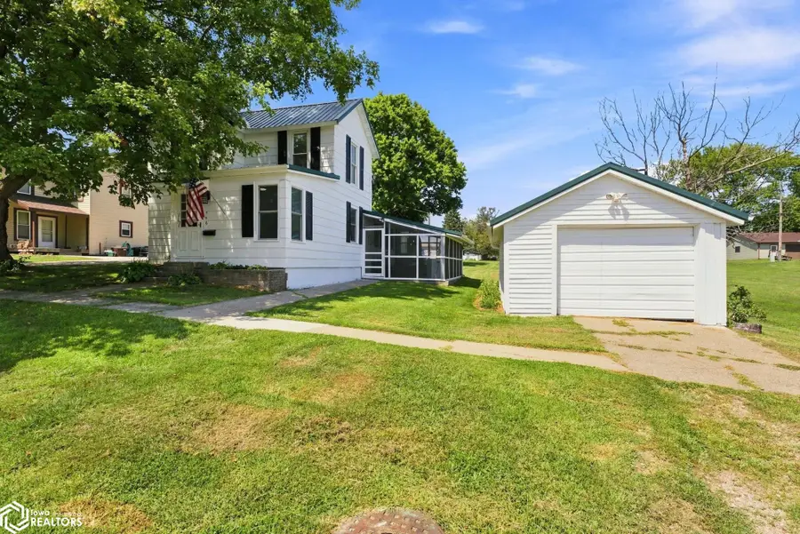 516 Lincoln Street, Ainsworth, IA 52201 - #2