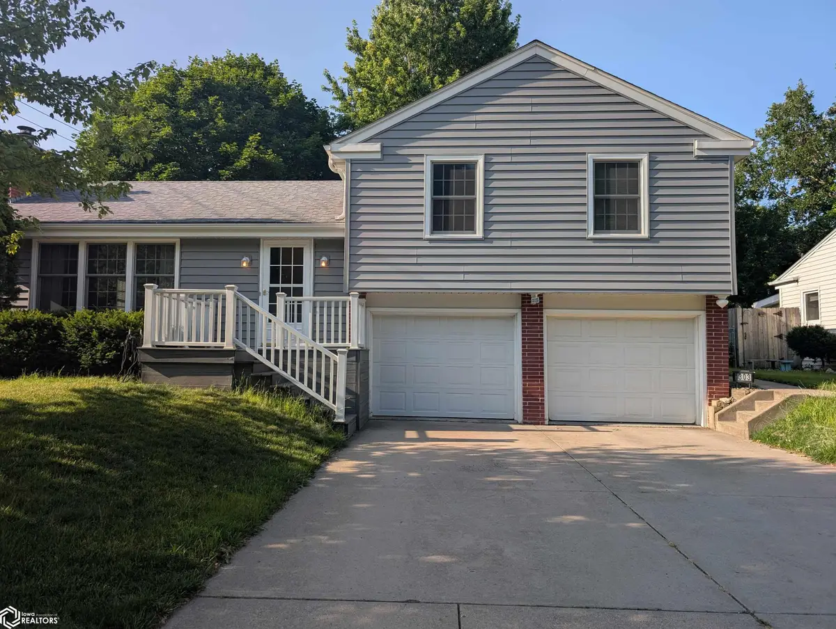 1303 2nd Nw, Mason City, IA 50401 - #1