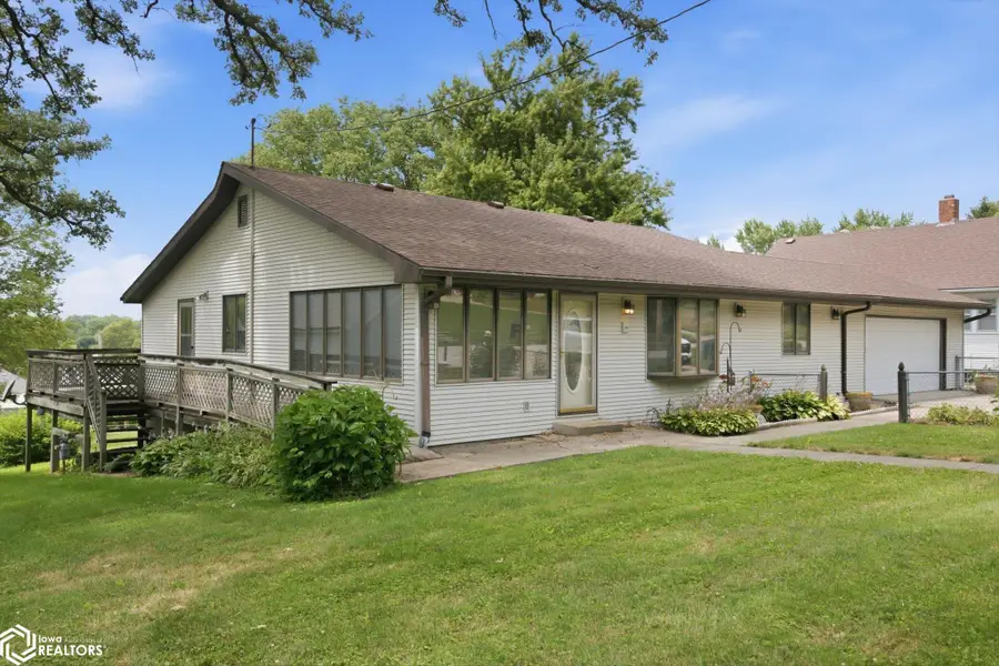 322 Park Street, Oakland, IA 51560 - #3