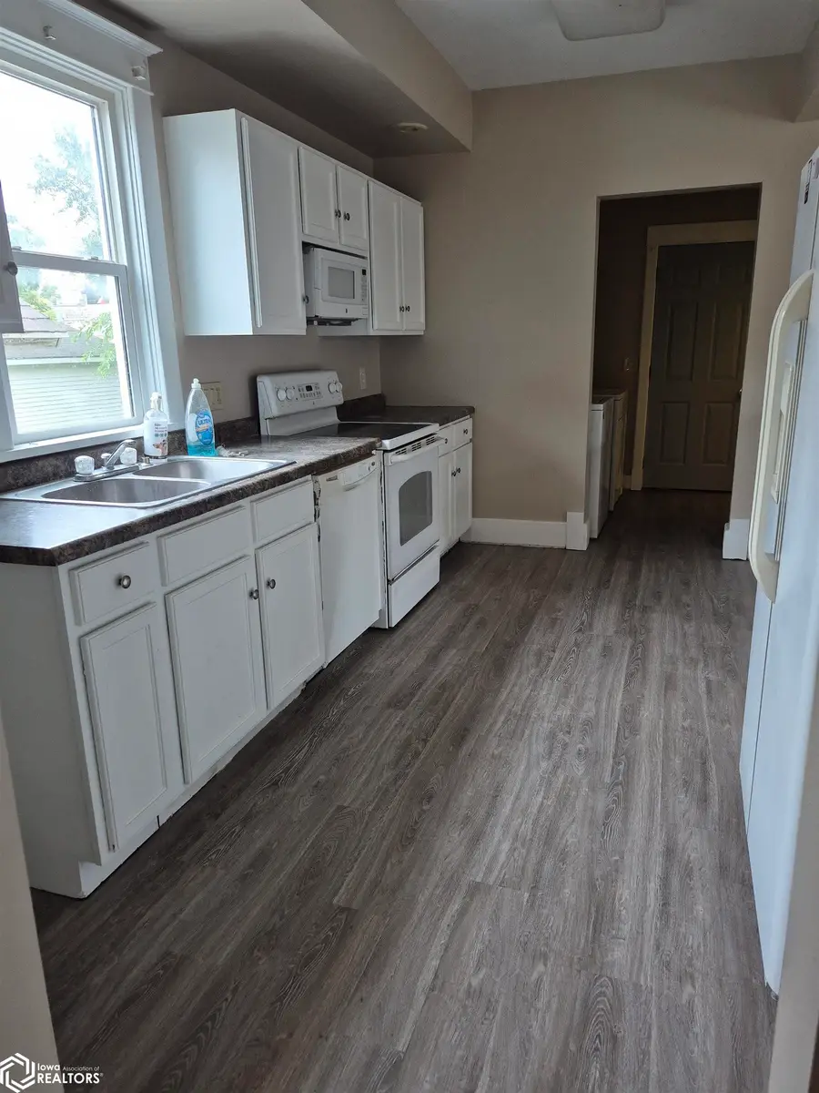 502 E 7th Street, Carroll, IA 51401 - #3