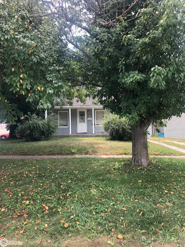 1120 1st Avenue W, Oskaloosa, IA 52577