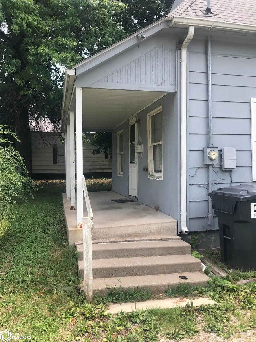 1120 1st Avenue W, Oskaloosa, IA 52577 - #2