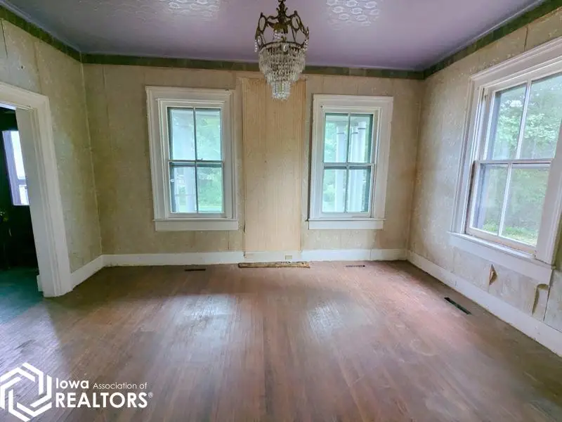 801 S 5th Street, Burlington, IA 52601 - #3