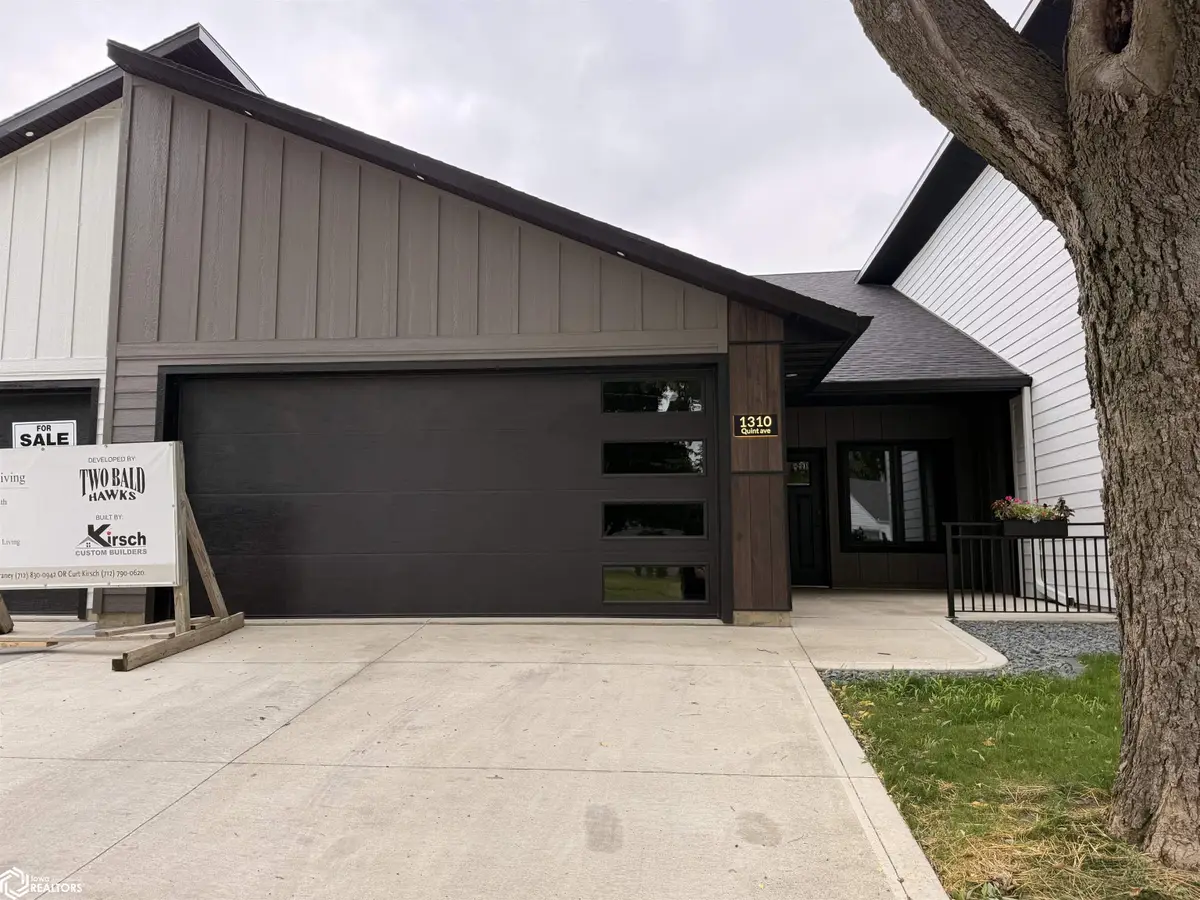 1310 Quint Avenue, Carroll, IA 51401 - #1