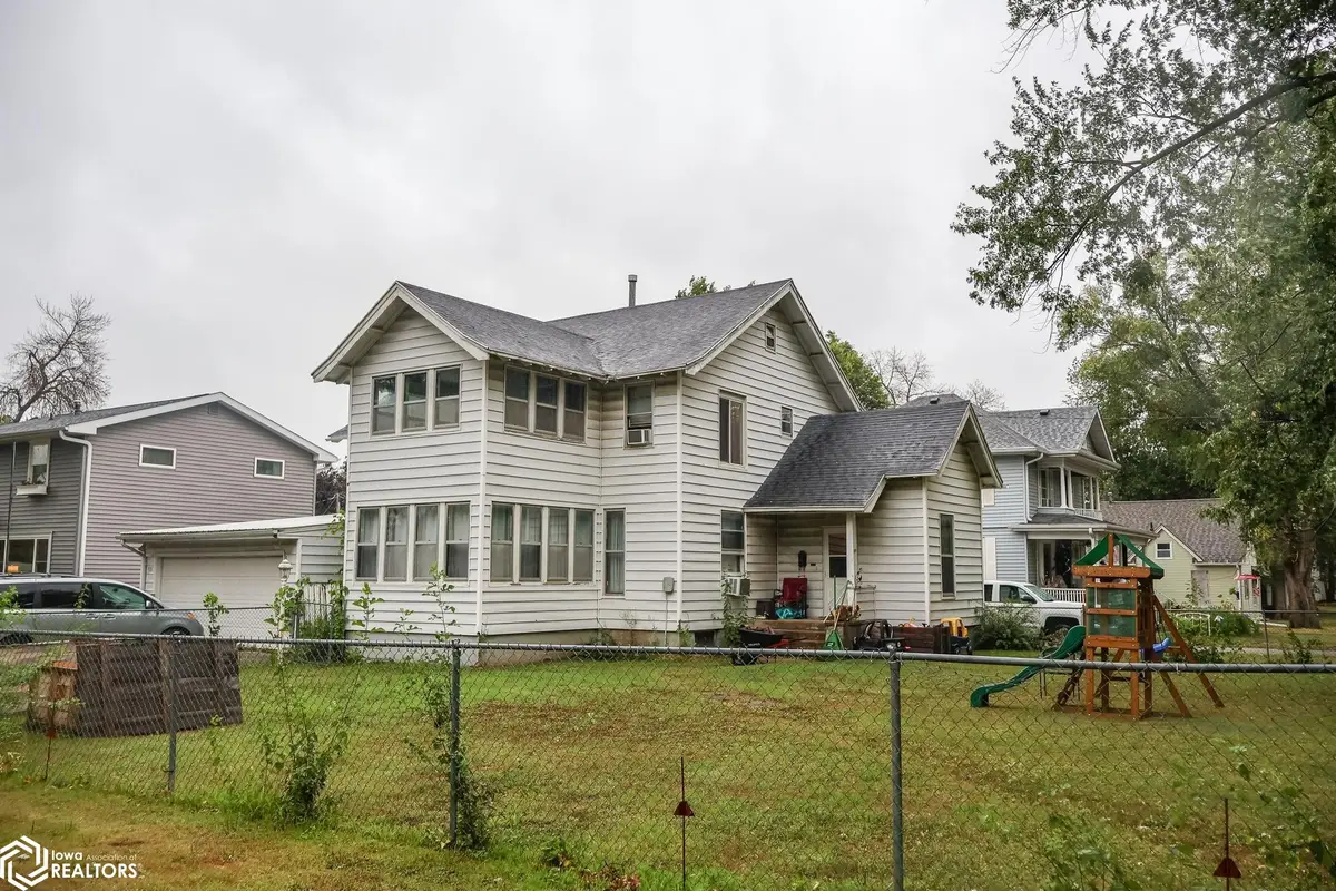 511 5th Avenue N, Humboldt, IA 50548 - #1