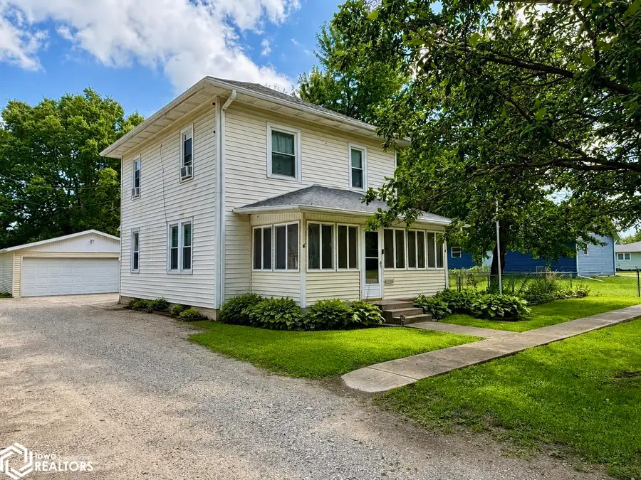 414 S Main Street, Wapello, IA 52653 - #3