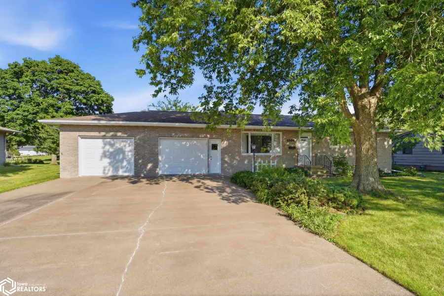 1506 N Marion Avenue Avenue, Washington, IA 52353 - #2