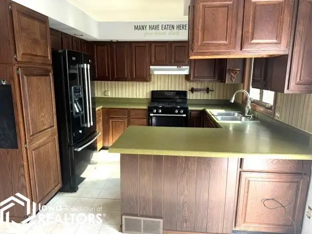 1206 N Johnson Street, Algona, IA 50511 - #3