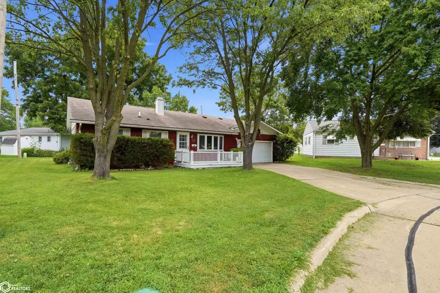 422 E Longmeadow Drive, West Burlington, IA 52655 - #3