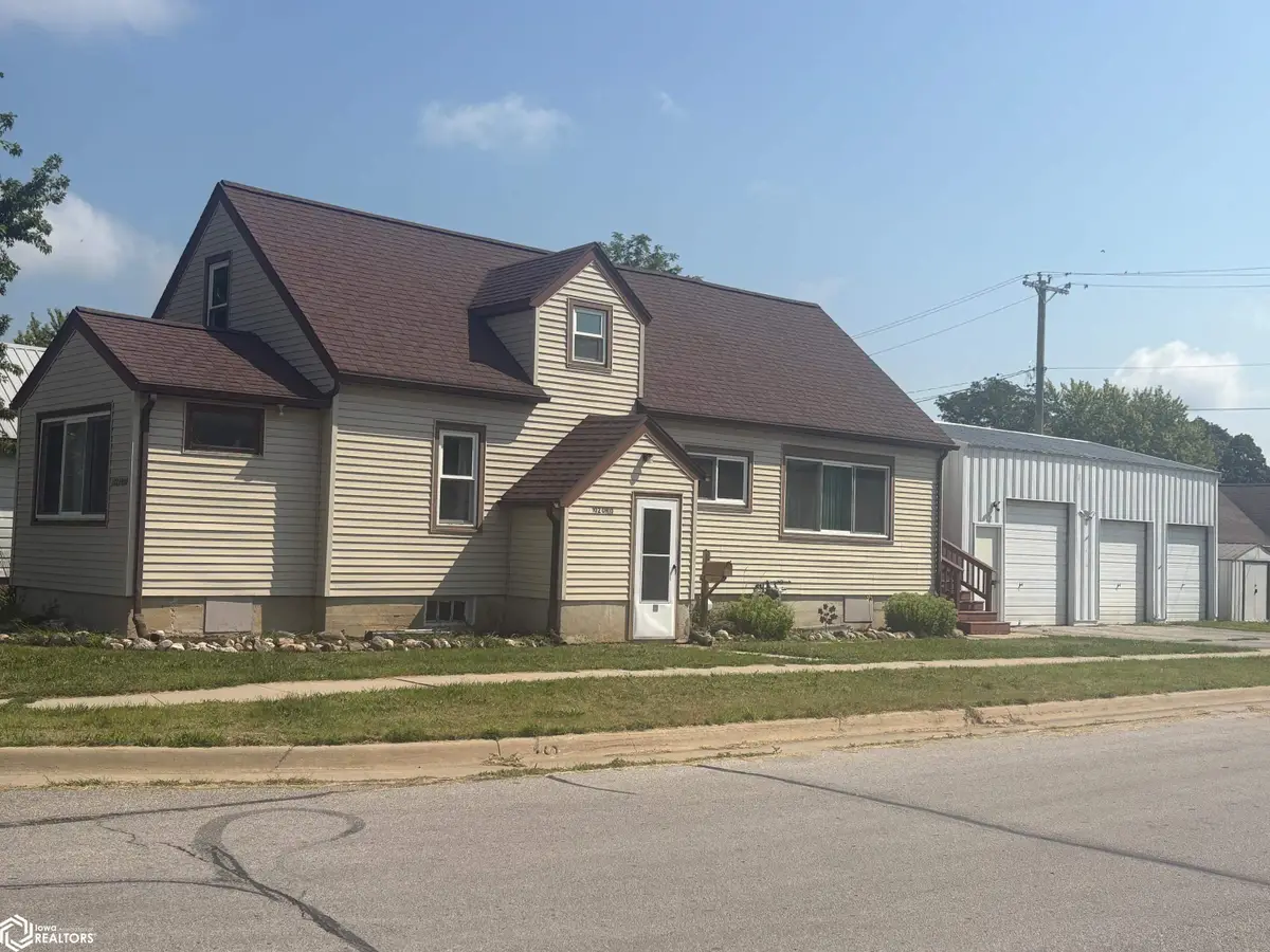 102 Ohio Avenue, Iowa Falls, IA 50126 - #1