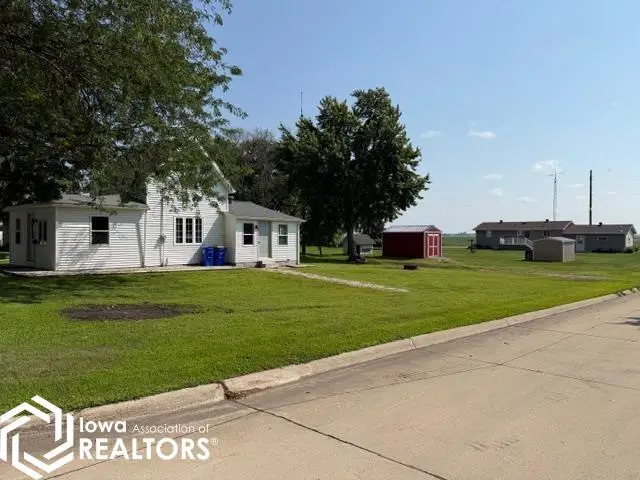 585 6th Avenue Se, Britt, IA 50423 - #2