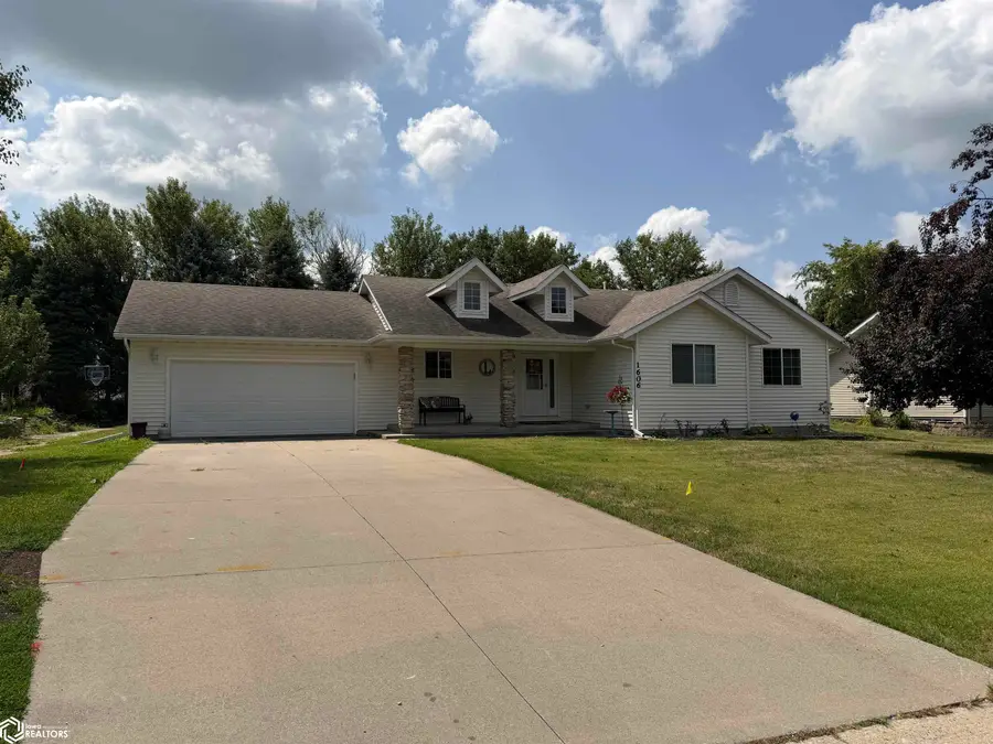 1606 Clay Court, Oskaloosa, IA 52577 - #2