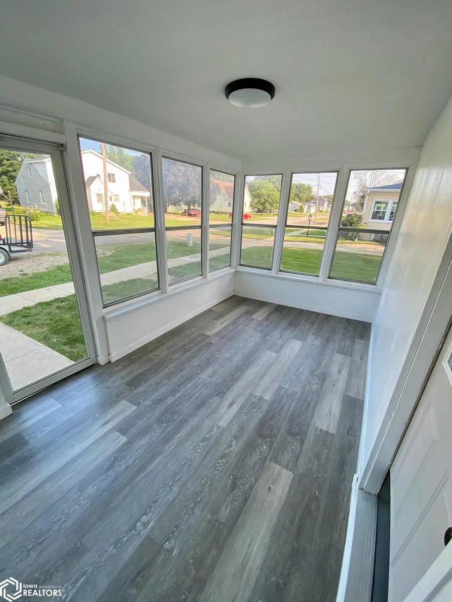 321 N 3rd Street, Sheffield, IA 50475 - #2