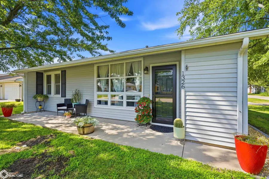 1326 E 2nd Street, Washington, IA 52353 - #2