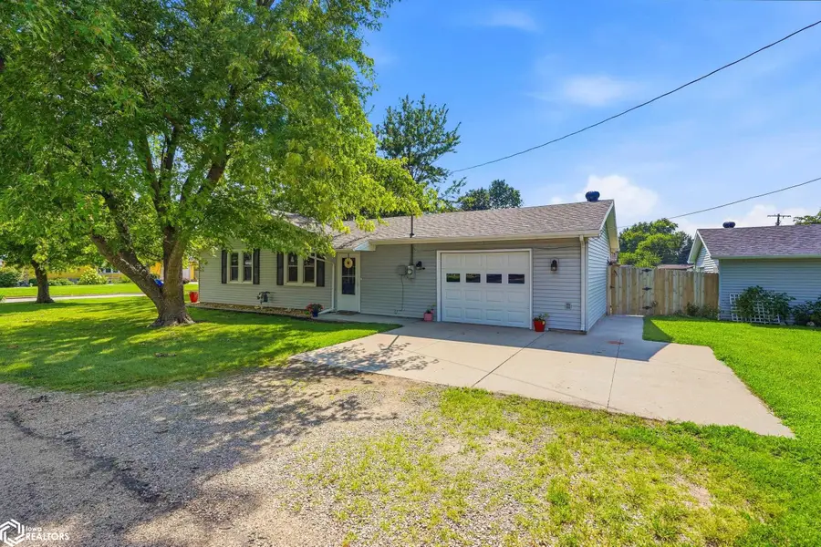 1326 E 2nd Street, Washington, IA 52353 - #3