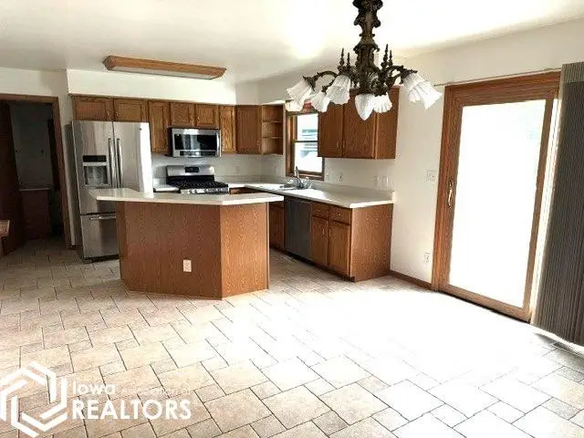 28 Schutter Circle, Algona, IA 50511 - #2