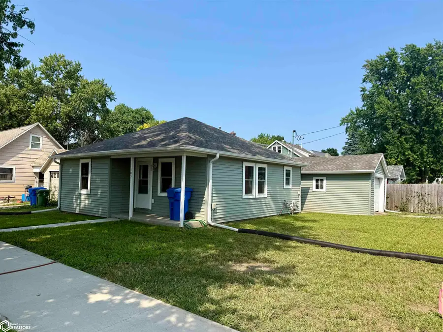 105 N Walnut Street, Jefferson, IA 50129 - #2