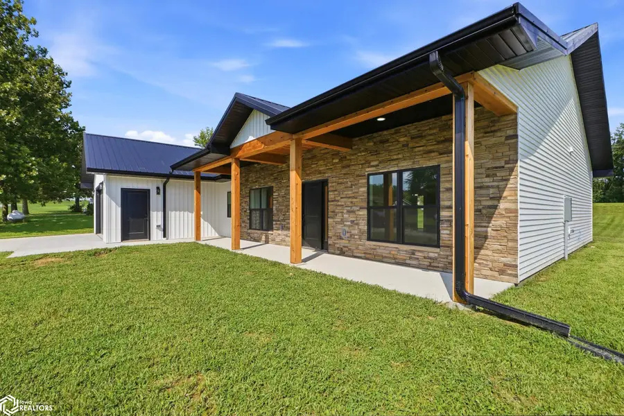 1727 Hilltop Rd, Mount Pleasant, IA 52641 - #3