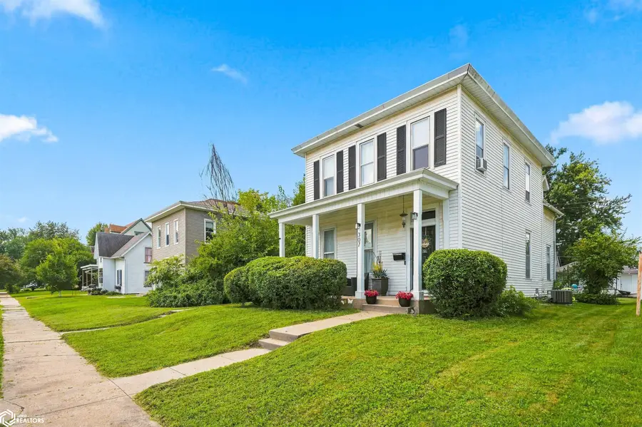 307 Garfield Avenue S, Burlington, IA 52601 - #2