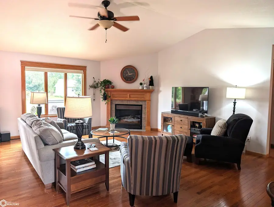1501 Limestone Ct, Mason City, IA 50401 - #2