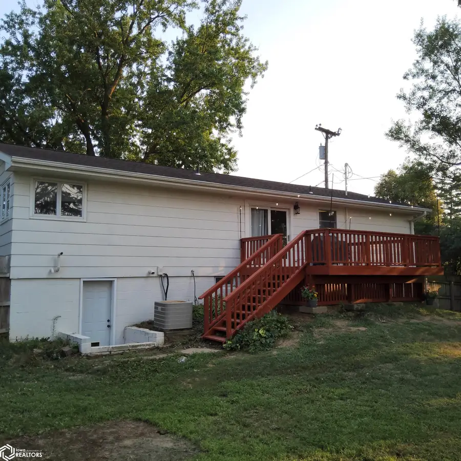 915 N Locust Street, Avoca, IA 51521 - #2