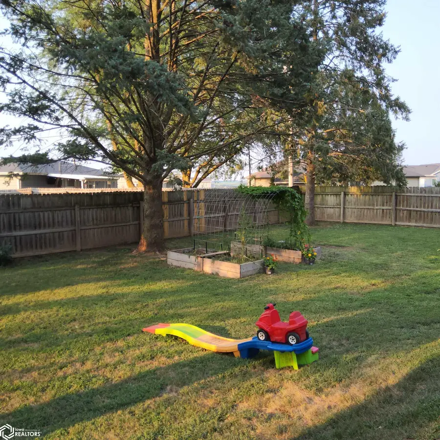 915 N Locust Street, Avoca, IA 51521 - #3