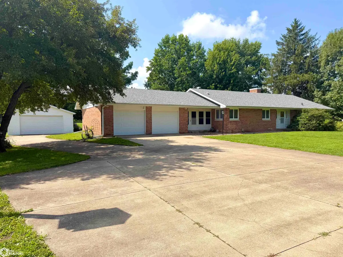 4682 Summer St, Burlington, IA 52601 - #1