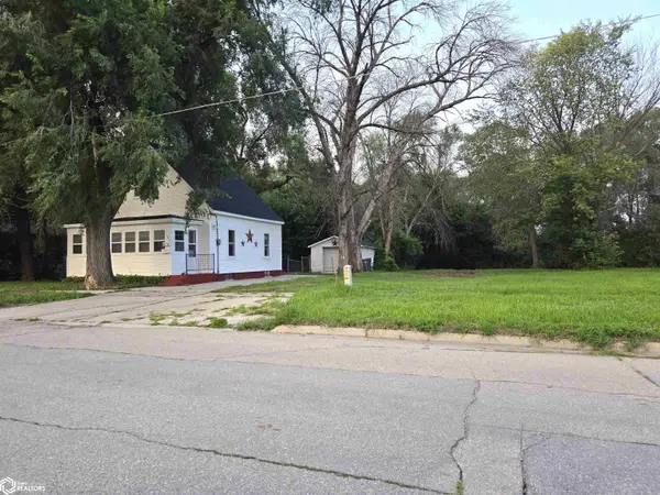 1617 N Pennsylvania Avenue, Mason City, IA 50401