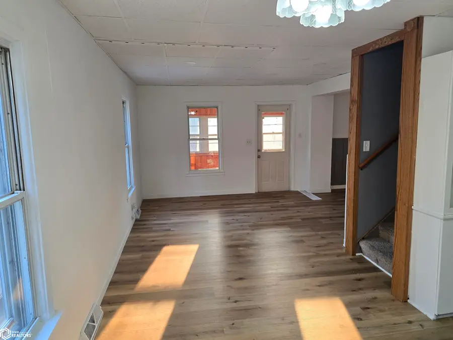 1617 N Pennsylvania Avenue, Mason City, IA 50401 - #3