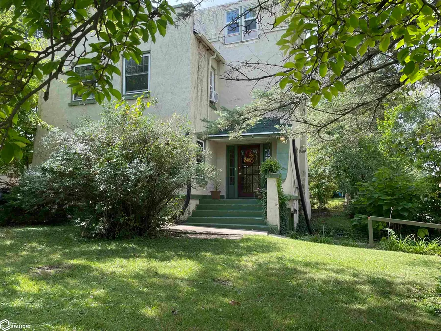 808 N 4th Street, Fairfield, IA 52556 - #2