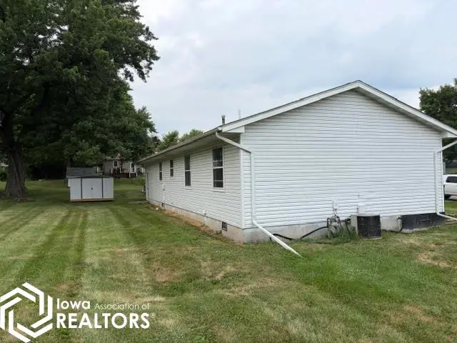 408 S Bloomfield Ave, Bloomfield, IA 52537 - #3