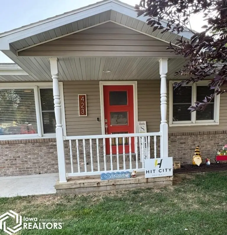 423 W Jack Frost St, Avoca, IA 51521 - #2