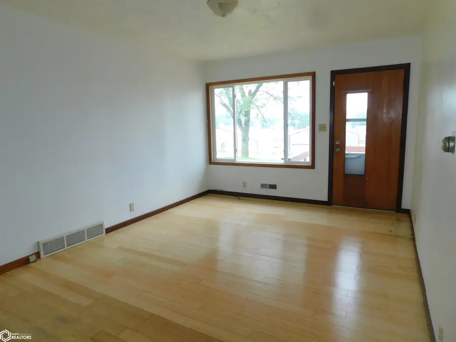 702 N 10th Street, Denison, IA 51442 - #3