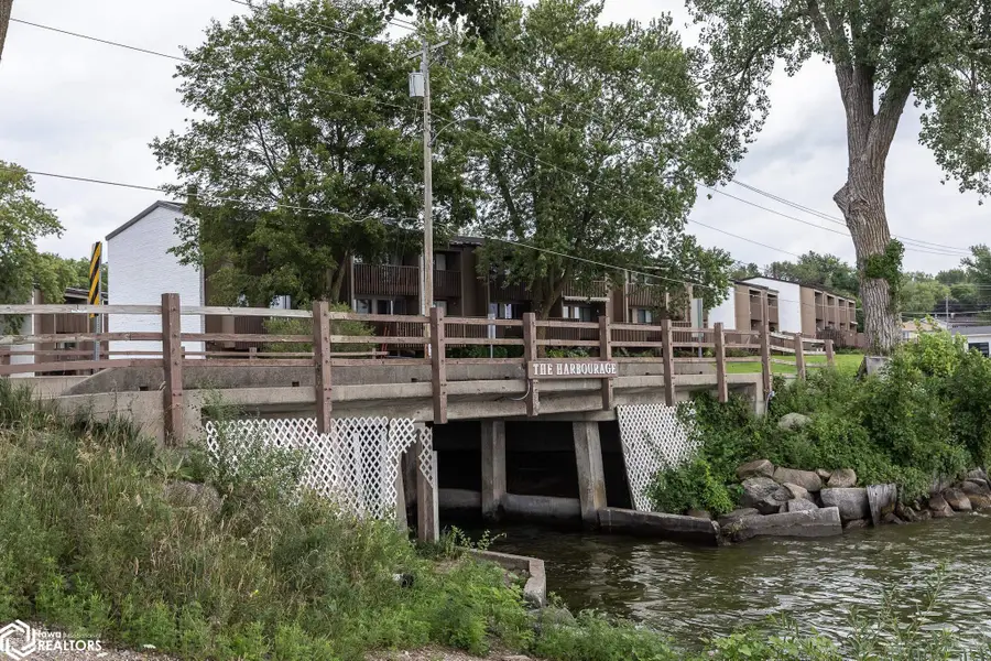 2700 N Shore Drive #B14, Clear Lake, IA 50428 - #3
