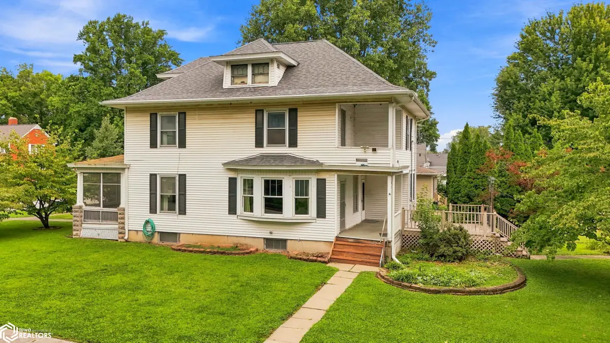 942 S Starr Avenue, Burlington, IA 52601 - #1