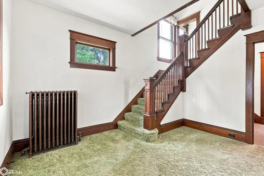 942 S Starr Avenue, Burlington, IA 52601 - #2