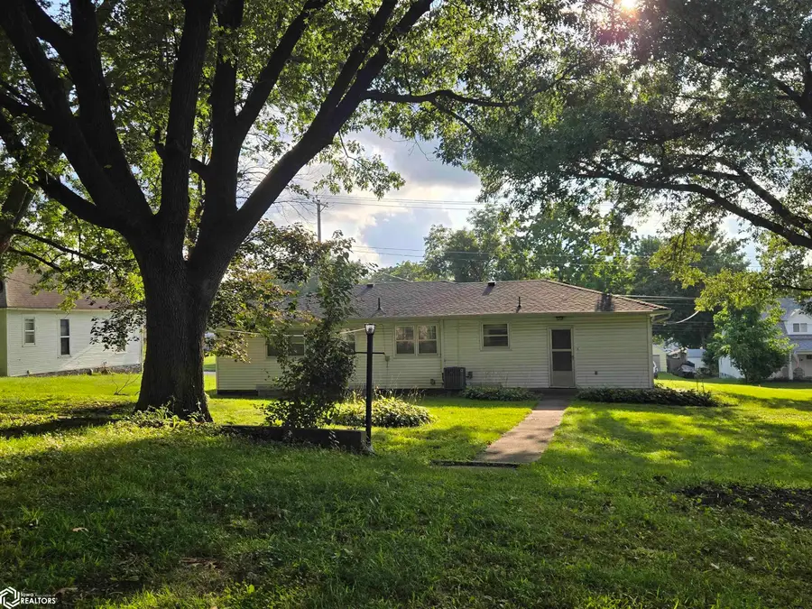 615 S 18th Street, Centerville, IA 52544 - #3
