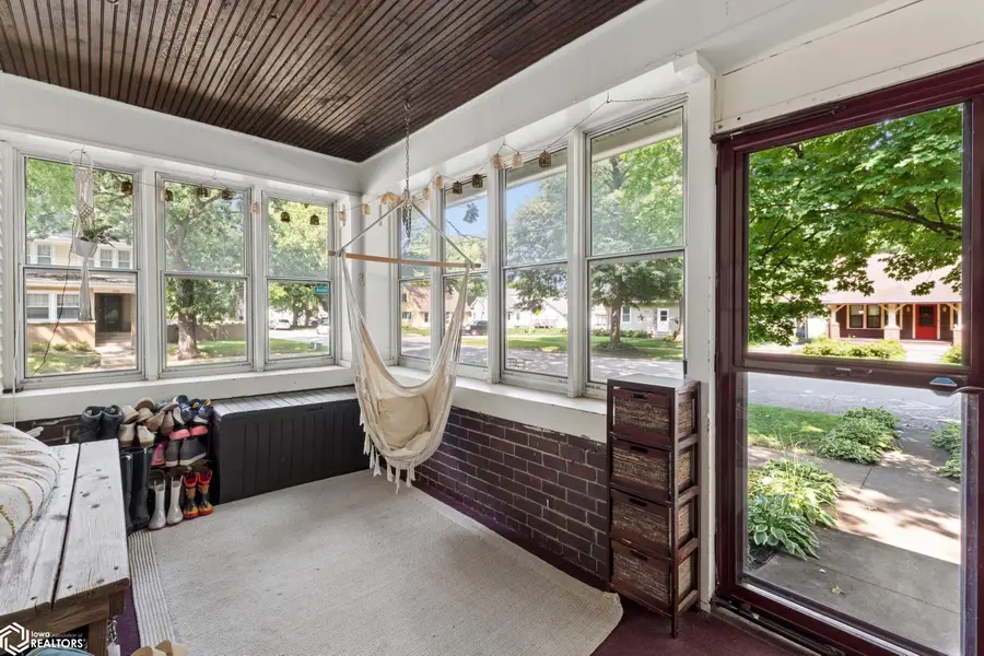 304 S Carolina Avenue, Mason City, IA 50401 - #3