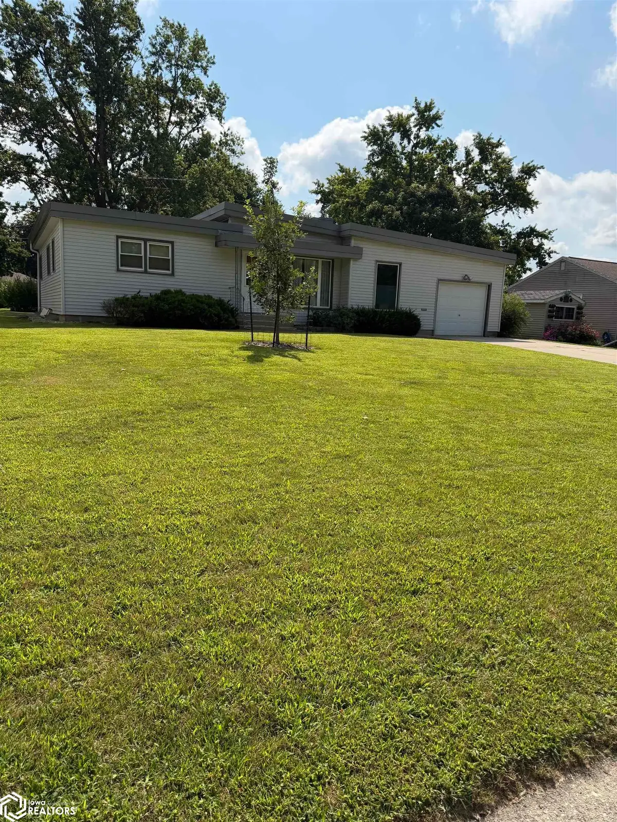 318 Dale Drive, Iowa Falls, IA 50126 - #1