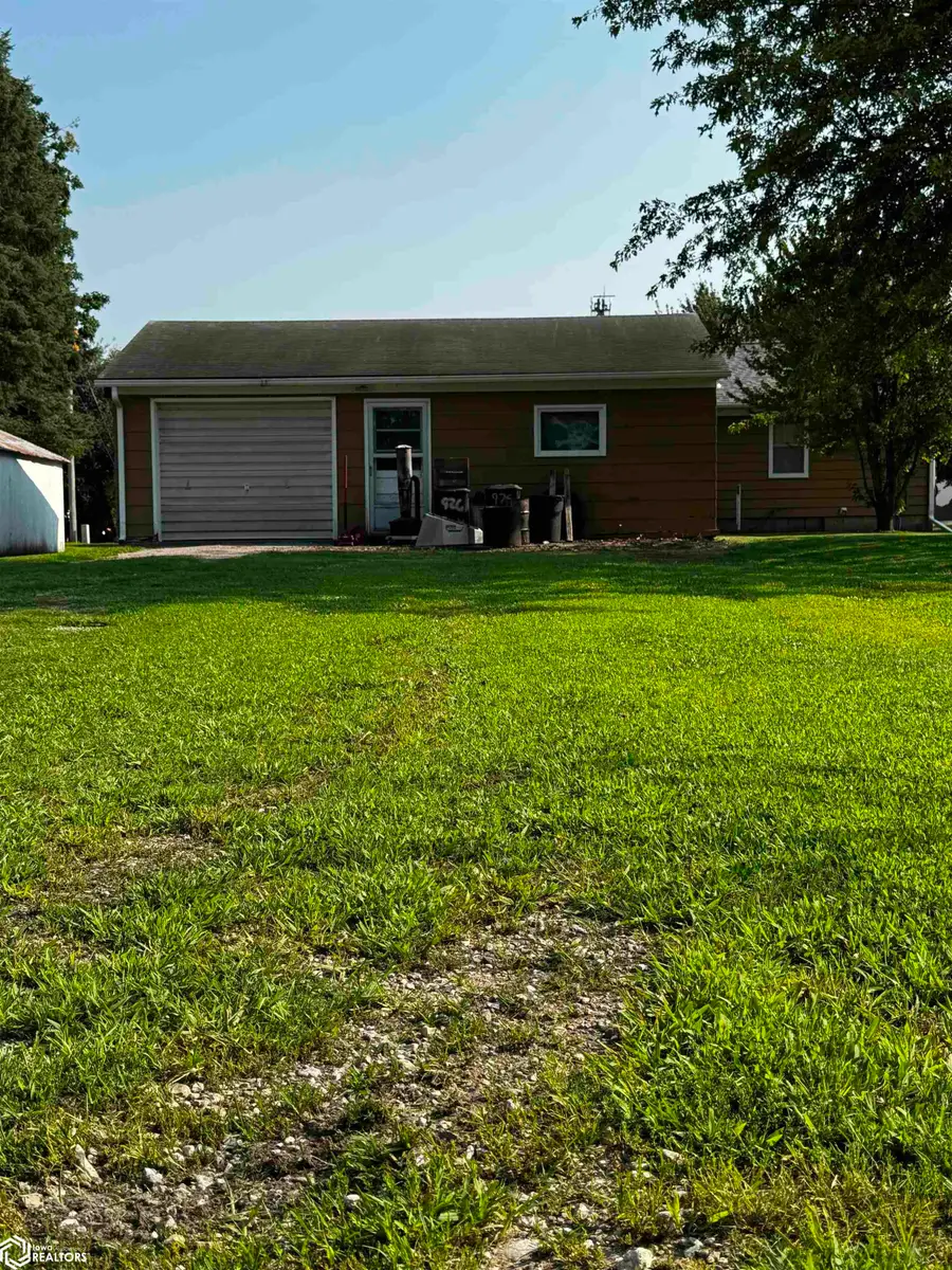 926 Isett Avenue, Wapello, IA 52653 - #2