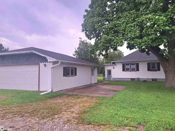 2105 N E Avenue, Lovilia, IA 50150