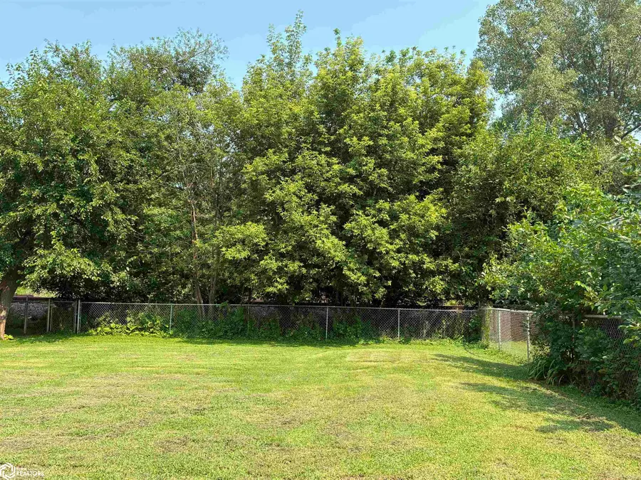 125 S Jackson Avenue, Mason City, IA 50401 - #2