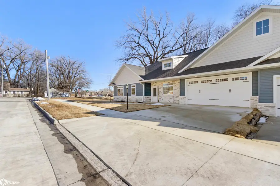 311 27th Pl S, Clear Lake, IA 50428 - #3